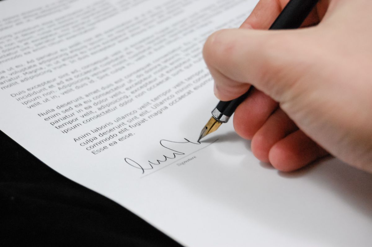 Validation d'un bon à tirer par signature avant lancement de l'impression du gilet de sécurité personnalisé
